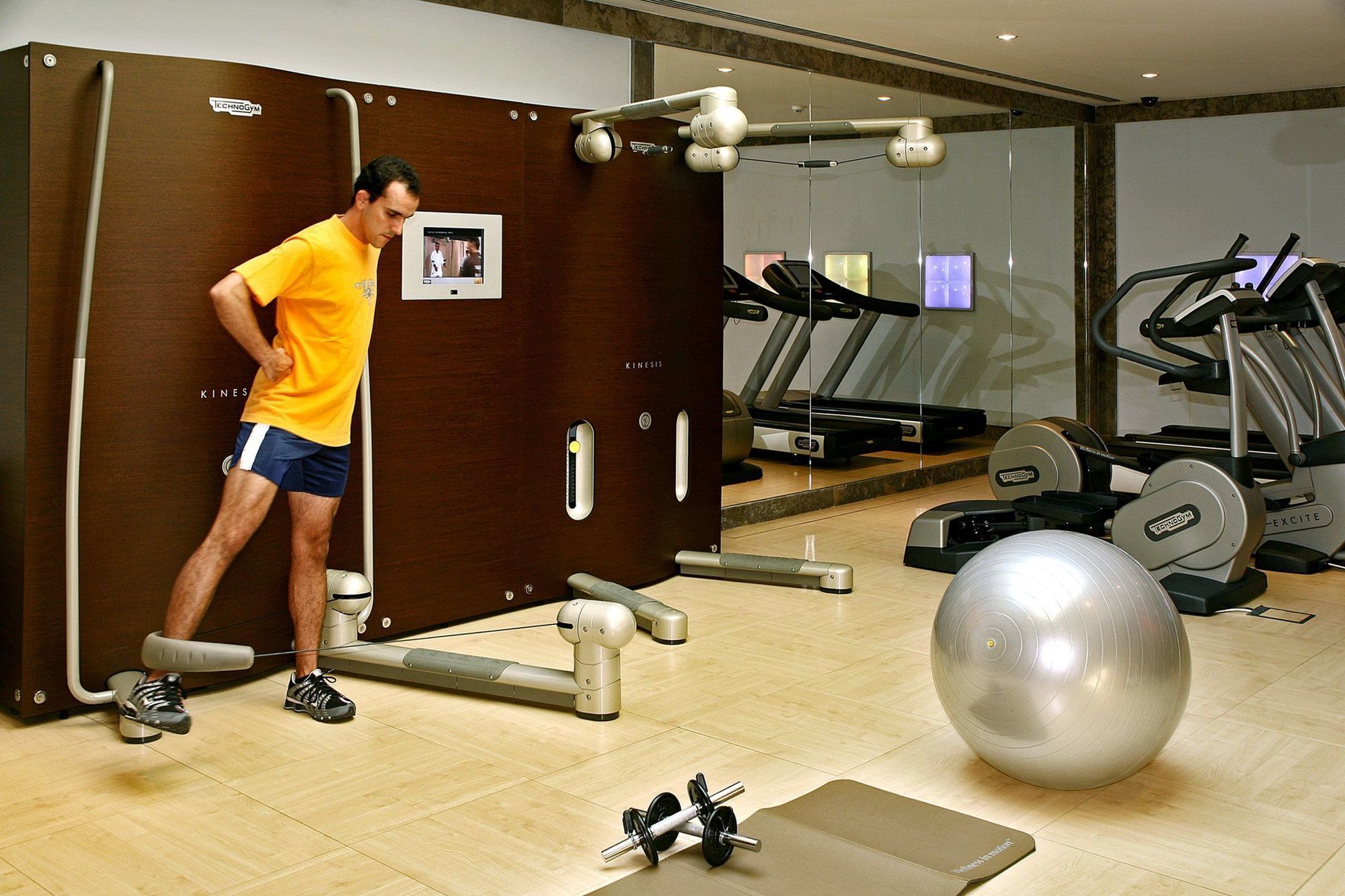 Grande Real Villa Italia Hotel & Spa Віавіа Udogodnienia zdjęcie A gym in a hotel